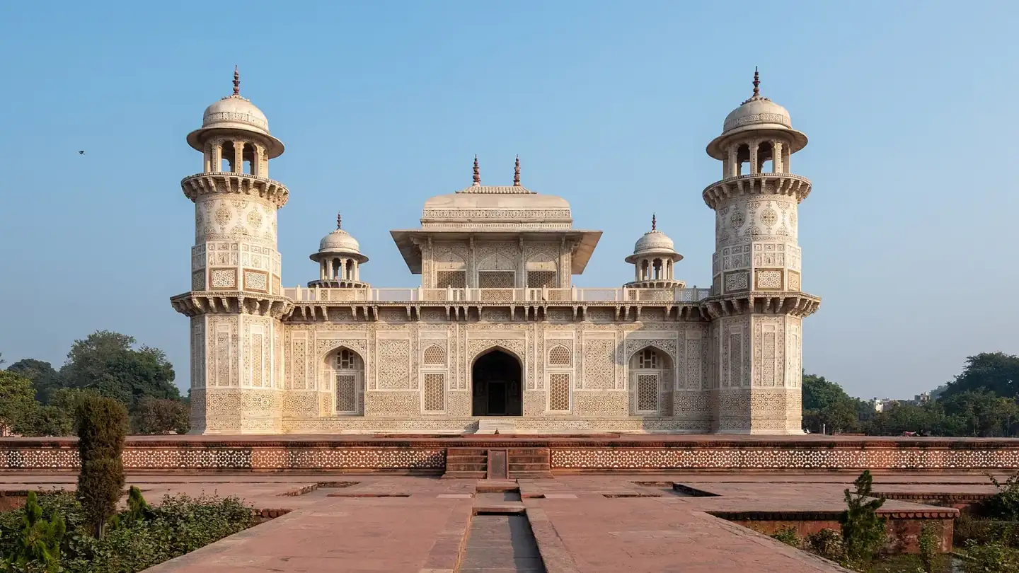 Car rental in Agra