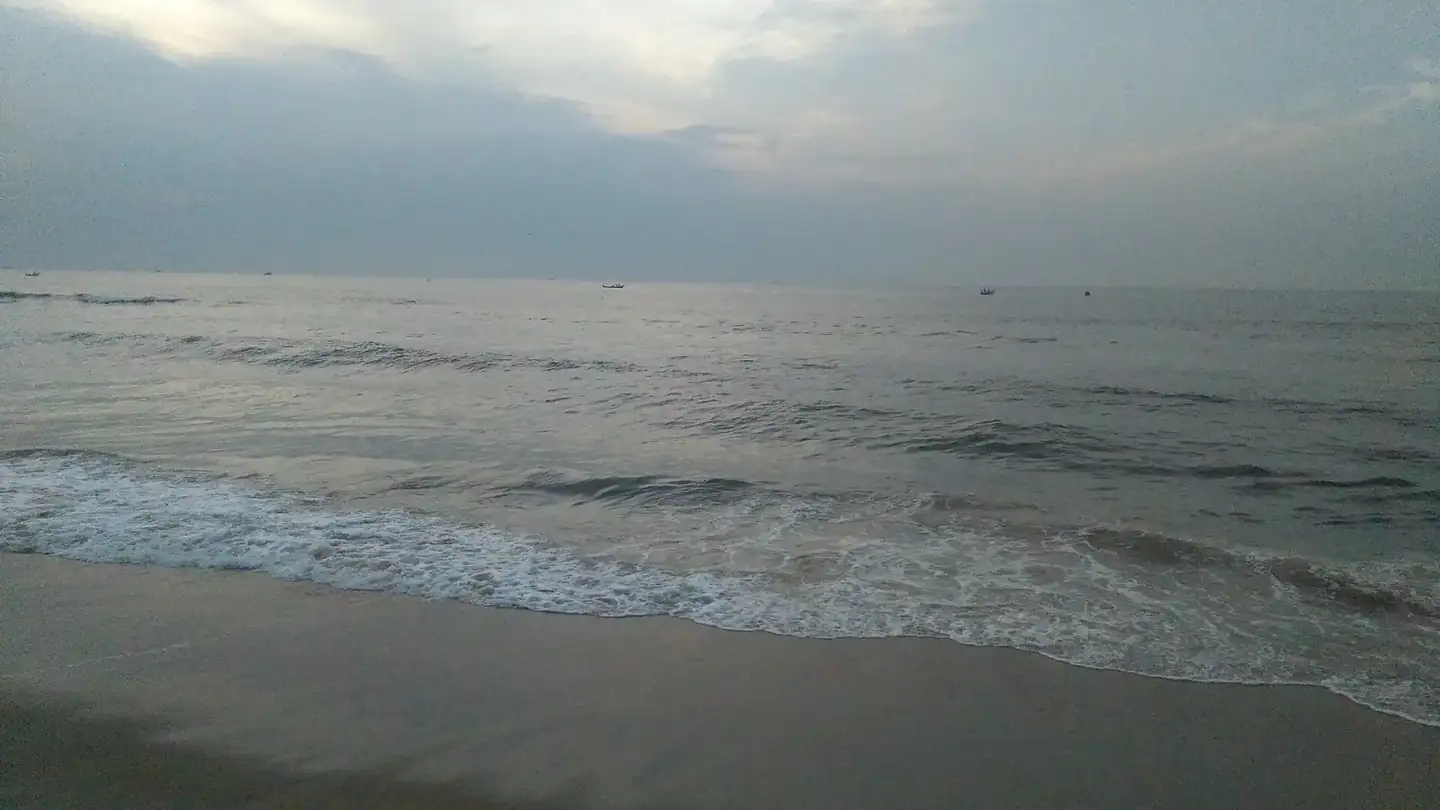 Cloudy Marina beach