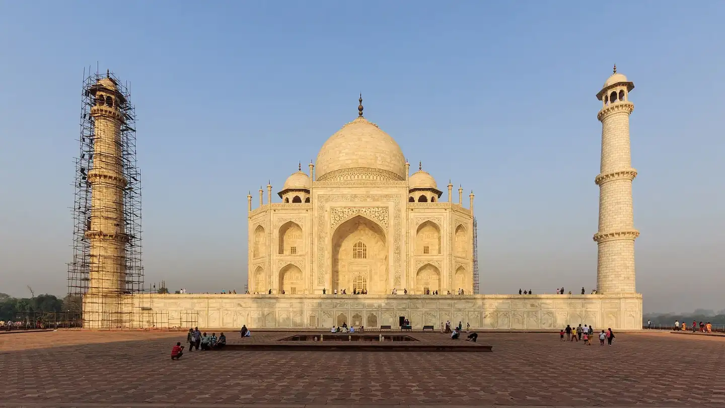 Agra 03-2016 Taj Mahal complex