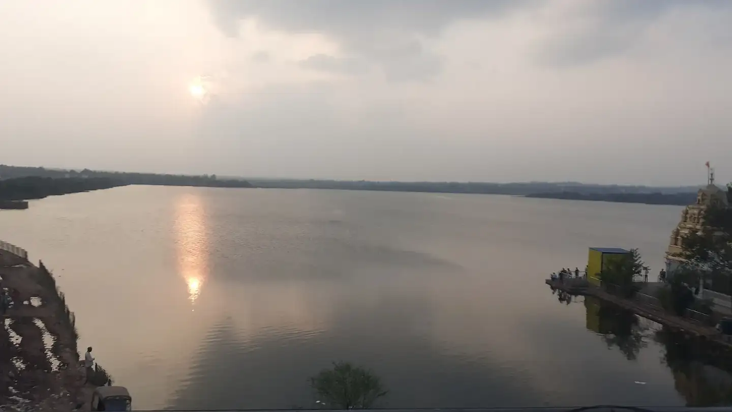 Unkal lake