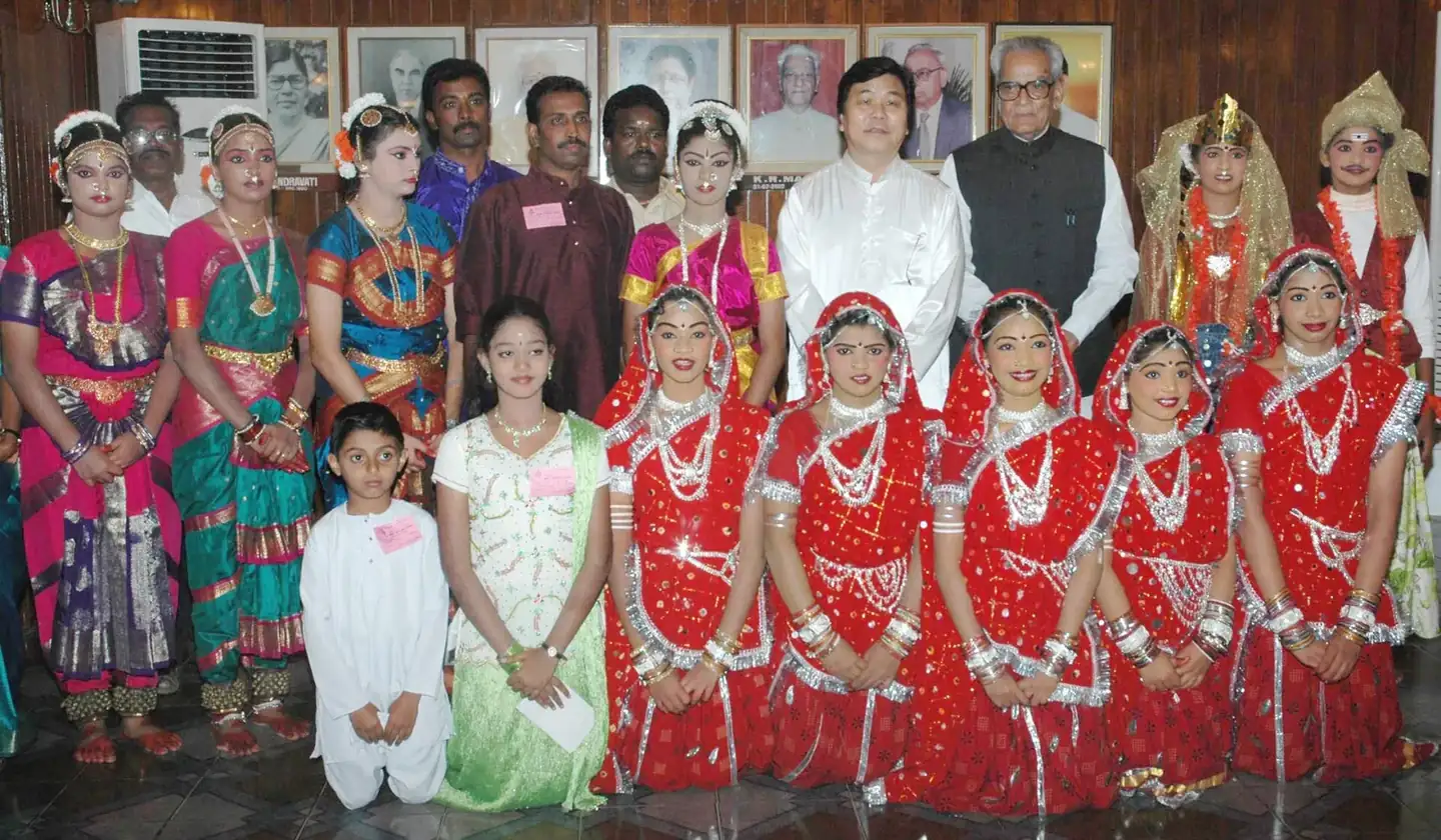 The Vice President, Shri Bhairon Singh Shekhawat and Lt. Governor of Puducherry Shri Mukut Mithi, with the Rajasthan Folk Dancers in Puducherry on December 30